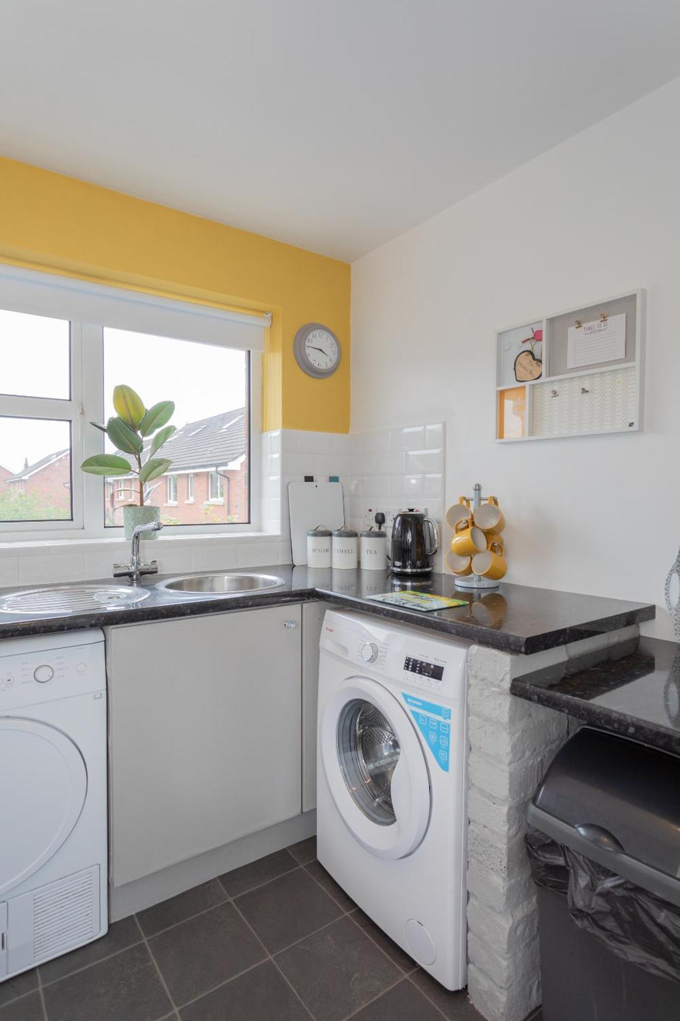 Ardenlee - Stylish 3 Bed Apt Close To City, Parking And Wifi Belfast Kültér fotó